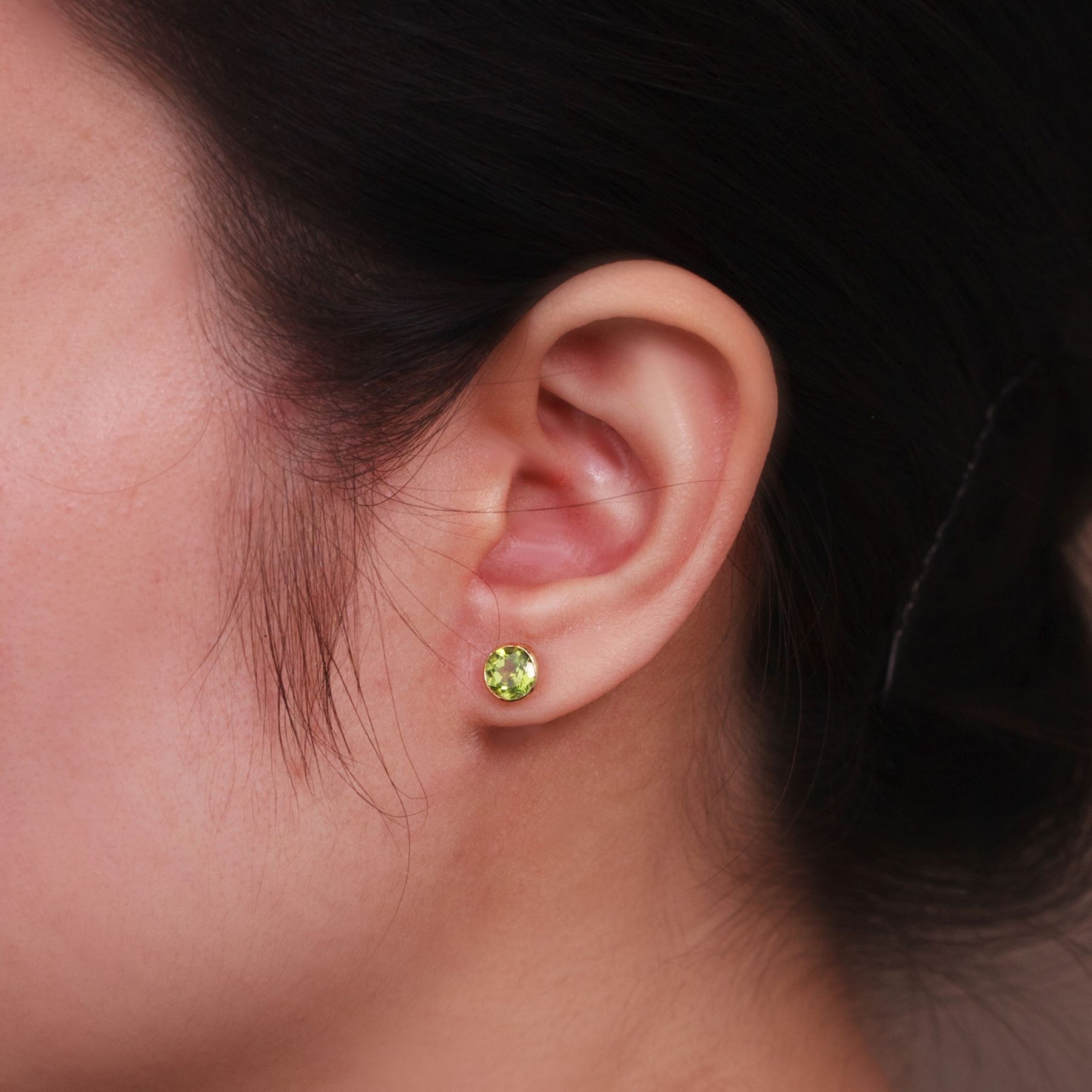 021-03-2026-E646PD(6M) 2 Peridot Round Stud Earrings